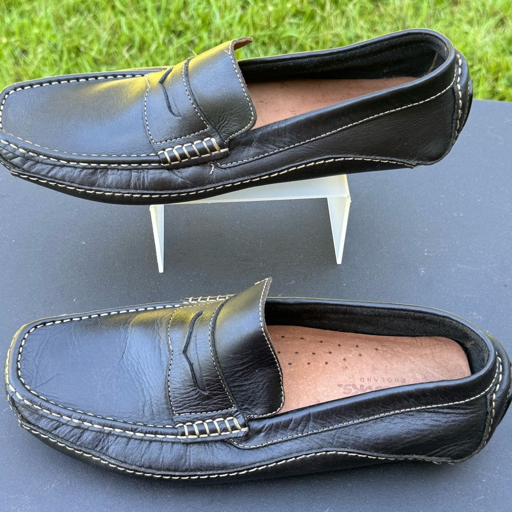 Clarks Men’s Black Leather Penny Loafers